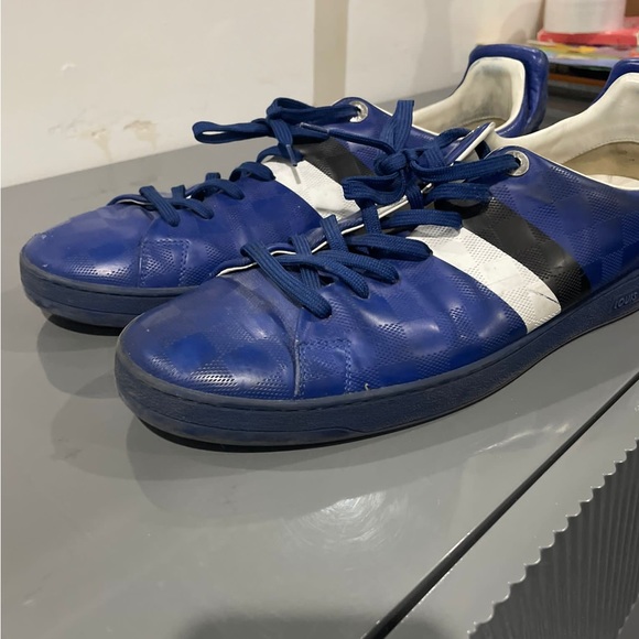 Men’s blue Louis Vuitton sneaker - Picture 2 of 4